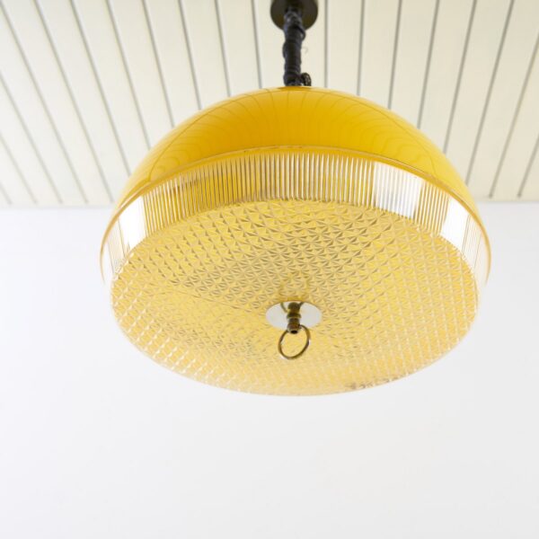 lampadario anni 50 in materiale plastico giallo - immagine 4